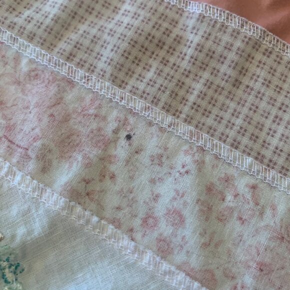 Quilted Blocked Embroidered Hearts Hexagon Twin/Full Bed Cover with Lace Trim - Picture 10 of 12